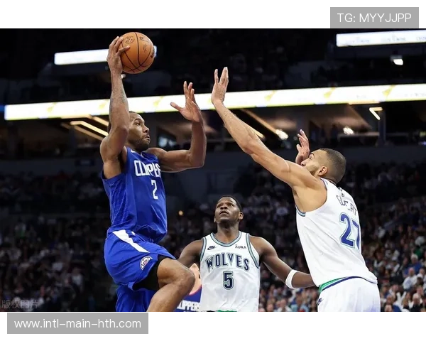 森林狼第三节投篮手感冰冷，快船莱昂纳德压制爱德华兹